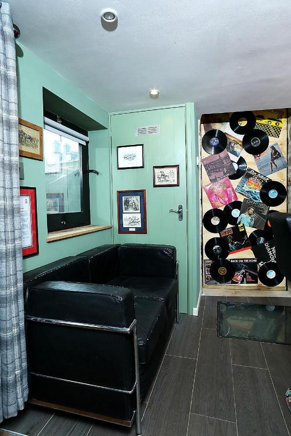 Snobs And Rebels Apartments Shaftesbury Bagian luar foto