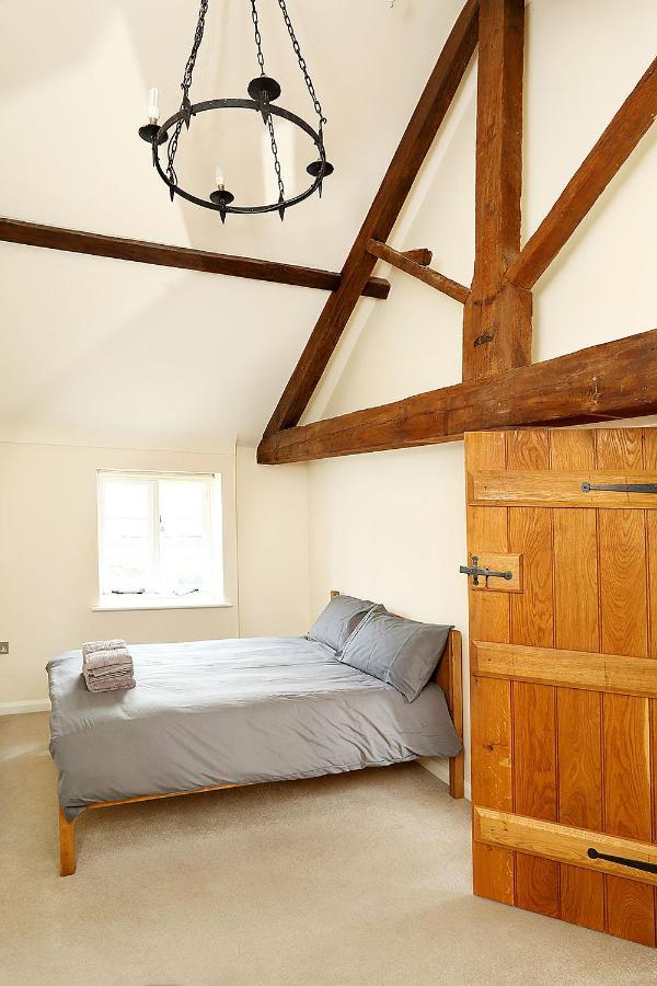 Snobs And Rebels Apartments Shaftesbury Bagian luar foto